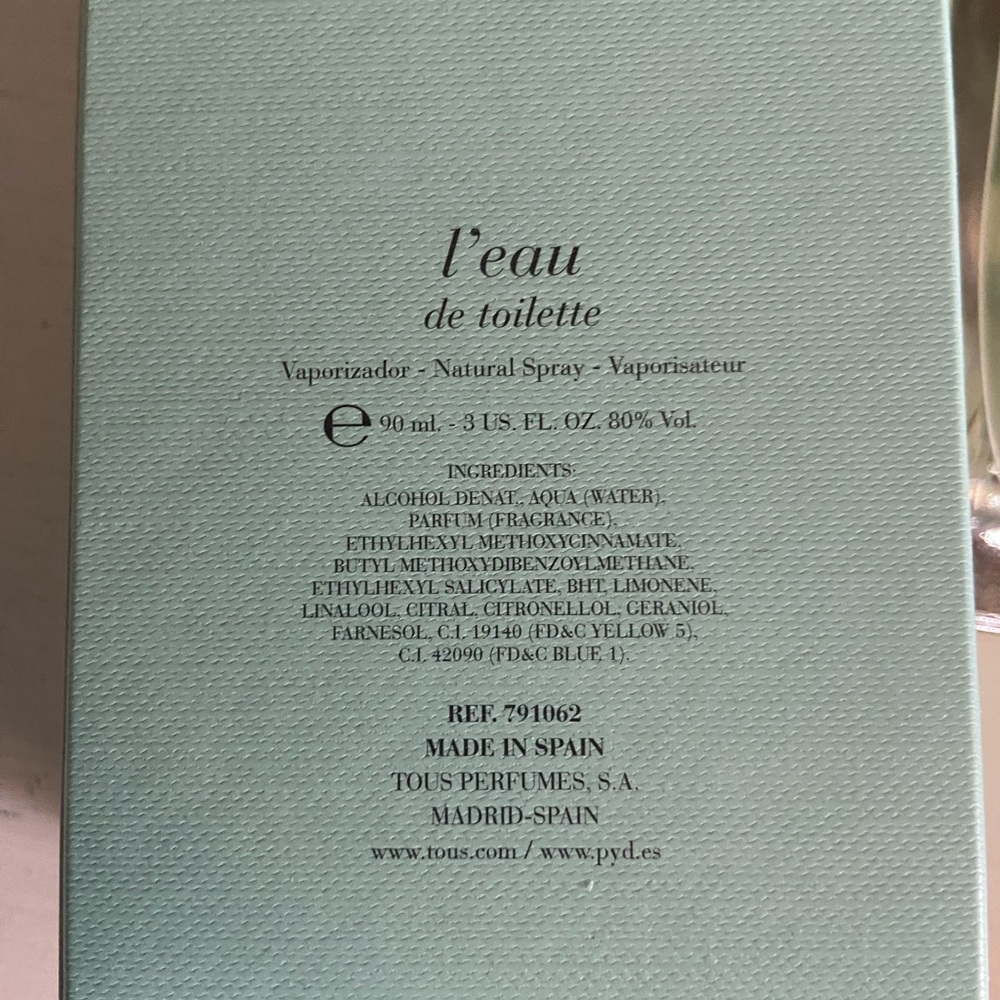 Tous - Picture 2 of 3